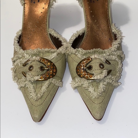 Richard Tyler Canvas Pumps Unique and Edgy - Picture 3 of 5